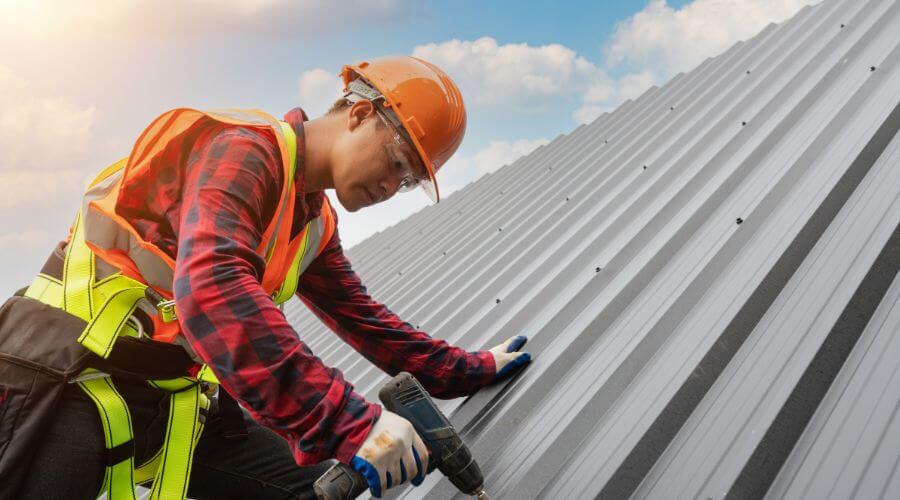 Professional Emergency Roof Repairs services in Pleasant Lake, IN